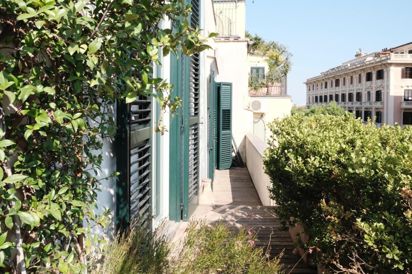 Casa Maria In Centro Storico Hotel Salerno Luaran gambar